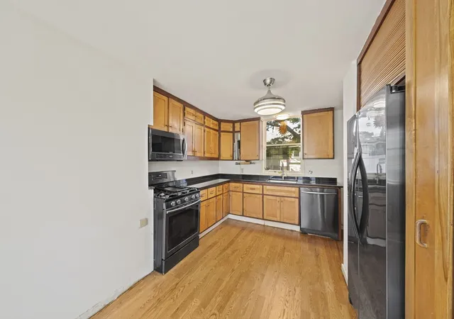 Homes for sale in Hull, MA | 14 L St, Hull, MA 02045 | MLS# 73534001