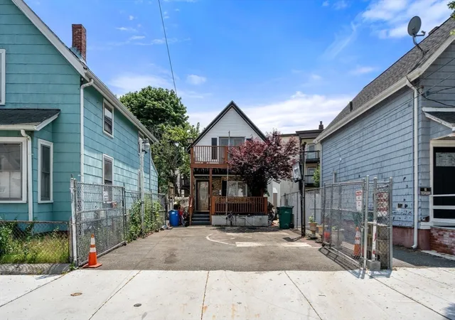 16th image of 24 Hathaway St, Lynn, MA 01905 | MLS# 73541596