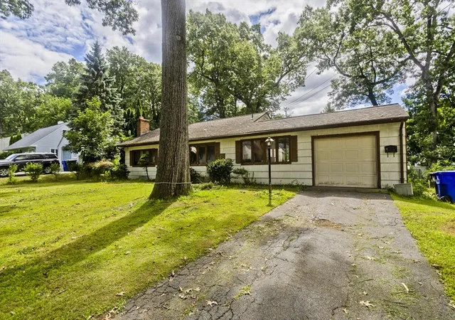 Photo 2 of Single family home for sale at 240 E Allen Ridge Rd, Springfield, MA 01118 | MLS# 73569927 | Listing updated on 2026-09-03