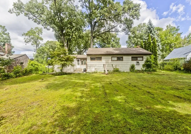 Photo 4 of Single family home for sale at 240 E Allen Ridge Rd, Springfield, MA 01118 | MLS# 73569927 | Listing updated on 2026-09-03