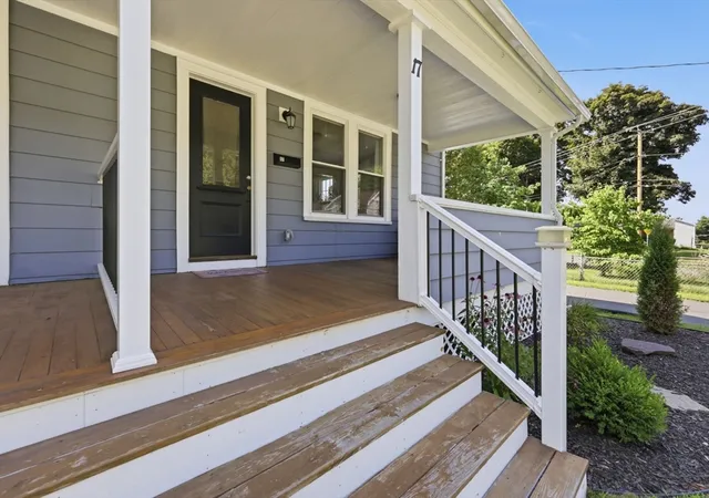3rd image of 17 Taylor St #17, South Hadley, MA 01075 | MLS# 73558139