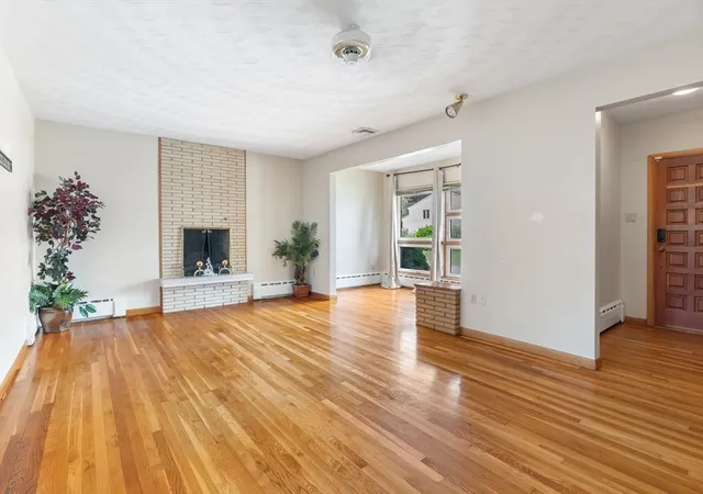 Photo 3 of Single family home for sale at 42 Marlboro Street, Worcester, MA 01604 | MLS# 73567416 | Listing updated on 2026-09-15