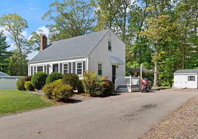 Homes for sale in Plainville, MA | 60 School St, Plainville, MA 02762 | MLS# 73524307