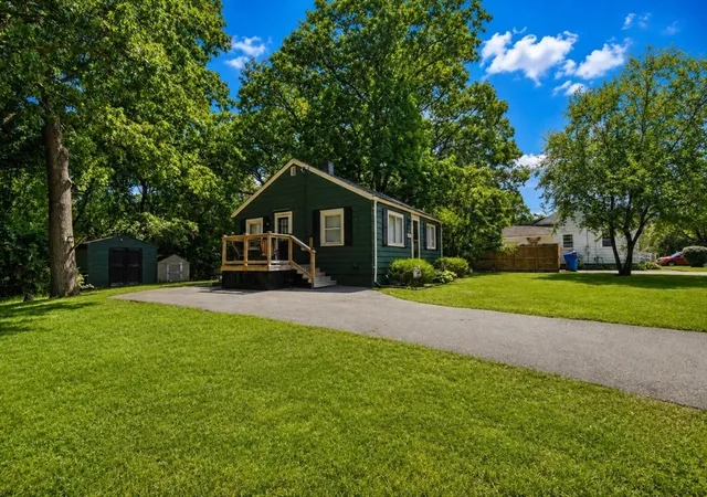 2nd image of 143 Stuart St, Springfield, MA 01119 | MLS# 73567325