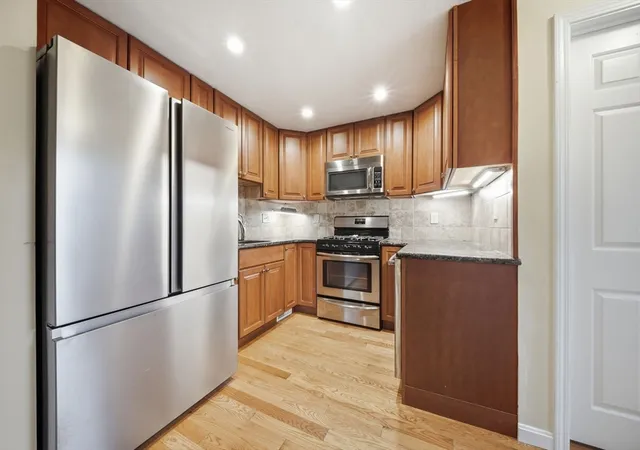 4th image of 8 Quail Run #8, Tewksbury, MA 01876 | MLS# 73558497