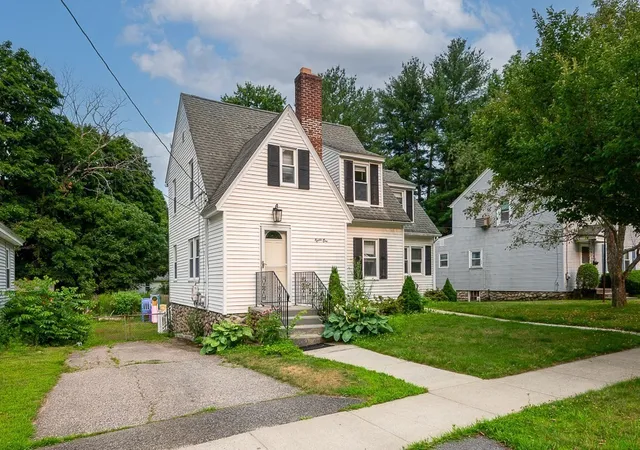 Photo 3 of Sale Pending at 41 Dellwood Rd, Worcester, MA 01602 | MLS# 73552527 | Listing updated on 2026-09-03