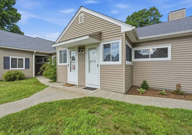 2nd image of 116 Applewood Dr #116, Chicopee, MA 01022 | MLS# 73549083
