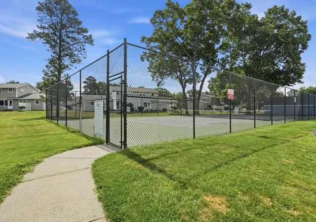 2nd image of 116 Applewood Dr, Chicopee, MA 01022