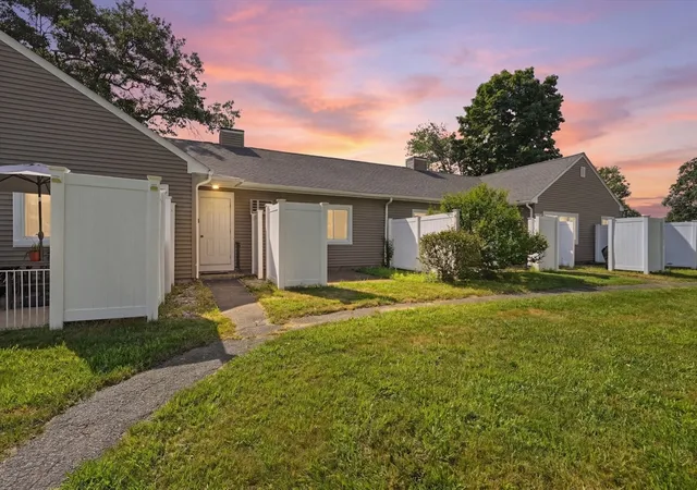 4th image of 116 Applewood Dr #116, Chicopee, MA 01022 | MLS# 73549083