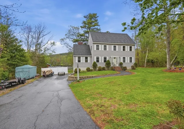 4th image of 17 Unicorn Circle, Amesbury, MA 01913 | MLS# 73519471