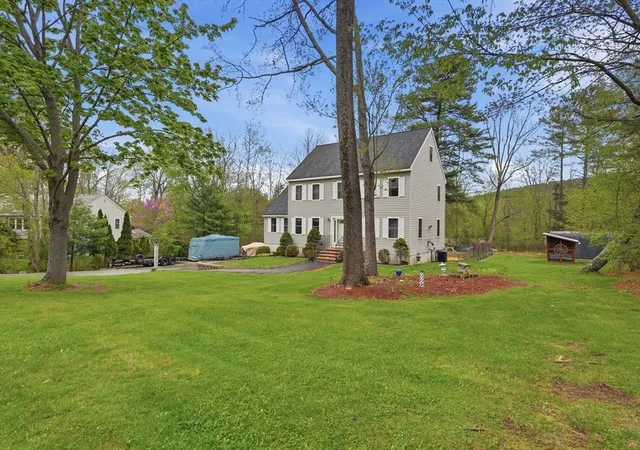5th image of 17 Unicorn Circle, Amesbury, MA 01913 | MLS# 73519471