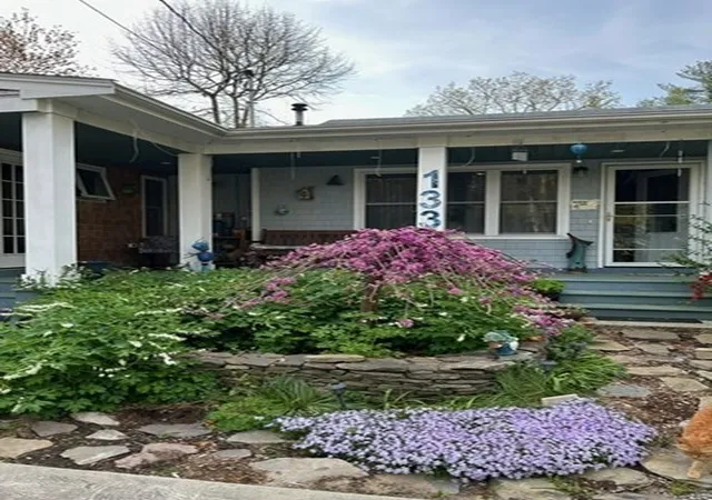 image of 133 S Pickens St, Lakeville, MA 02347 | MLS# 73550377