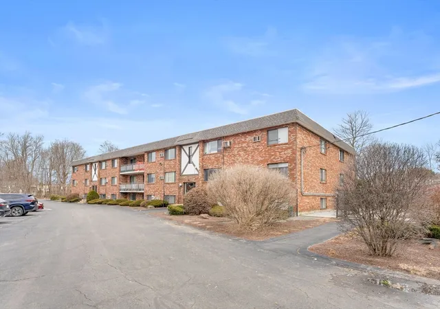 Homes for sale in Stoughton, MA | 65 Mccormick Ter #10, Stoughton, MA 02072 | MLS# 73495034