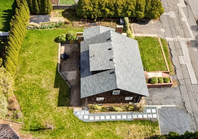 4th image of 6 Desmond Dr, Nahant, MA 01908 | MLS# 73506158