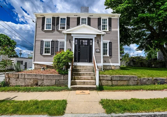 1st image of 16 Middle St, Fairhaven, MA 02719 | MLS# 73529943