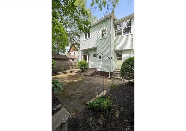 5th image of 20 Riverview Ave, Waltham, MA 02453 | MLS# 73529110
