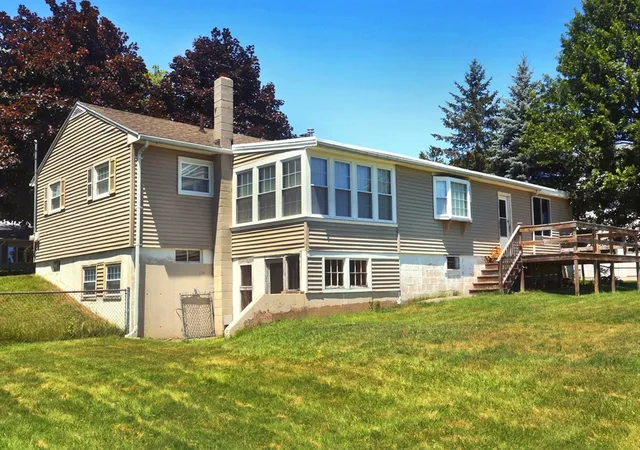 1st image of 33 Johnson St, Newburyport, MA 01950 | MLS# 73550929