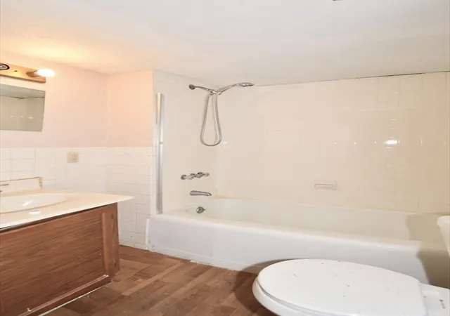 2nd image of 250 School St, Chicopee, MA 01013