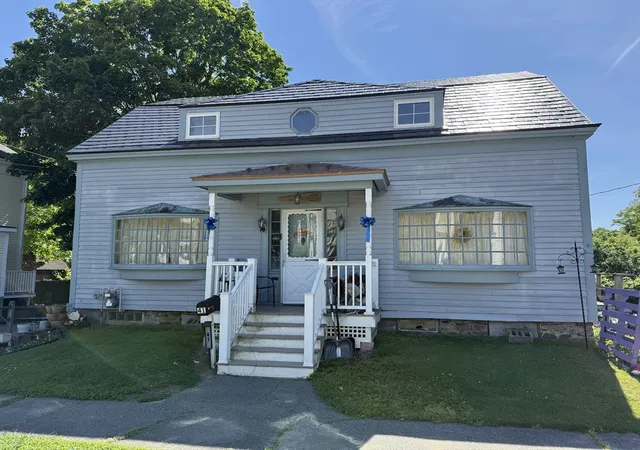 1st image of 41 E Main St, Georgetown, MA 01833 | MLS# 73544980