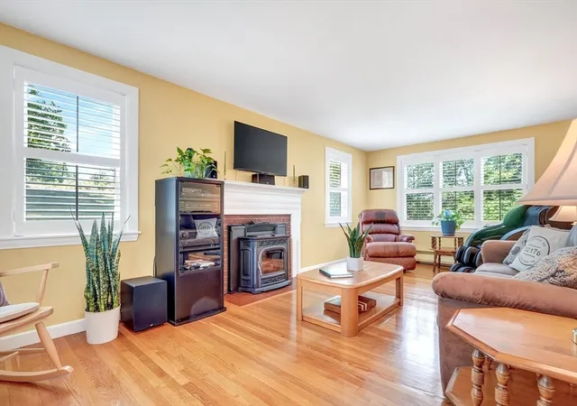 4th image of 122 Altamont Ave, Melrose, MA 02176 | MLS# 73540834