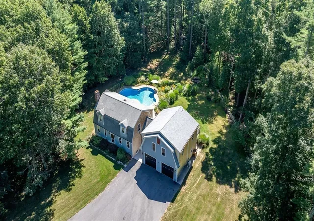 Photo 2 of Single family home for sale at 10 Brenrae Dr, Middleboro, MA 02346 | MLS# 73568396 | Listing updated on 2026-09-15