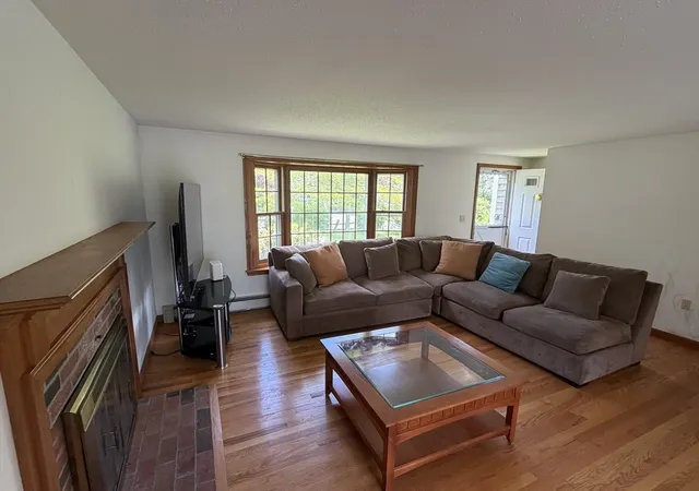 3rd image of 164 Eileen St, Yarmouth Port, MA 02675 | MLS# 73530097