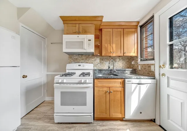 4th image of 74 Duff St #74, Watertown, MA 02472 | MLS# 73498038