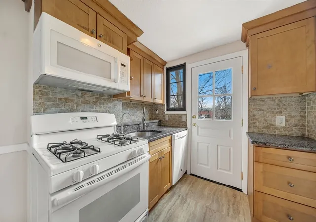 5th image of 74 Duff St #74, Watertown, MA 02472 | MLS# 73498038