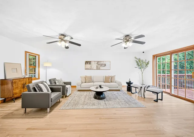 Homes for sale in Woburn, MA | 35 Brentwood Rd, Woburn, MA 01801 | MLS# 73545470