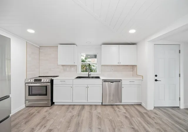 Photo 4 of Single family home for sale at 139 Spring St, Quincy, MA 02169 | MLS# 73557550 | Listing updated on 2026-10-02