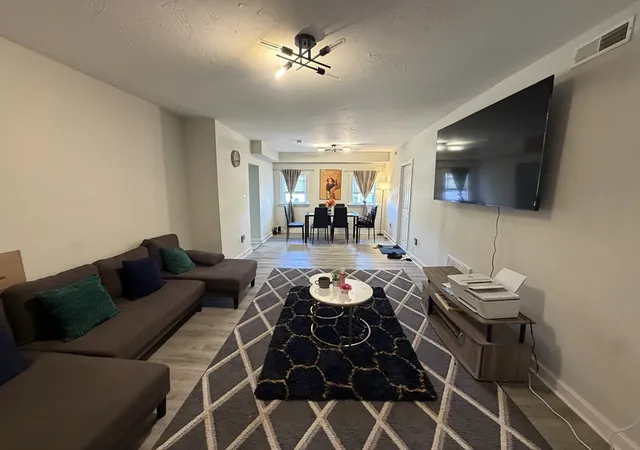4th image of 34 Newbury, Worcester, MA 01609 | MLS# 73562540