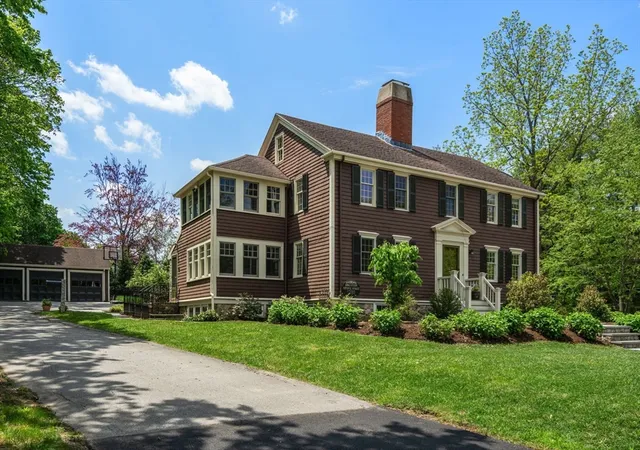 1st image of 391 Dedham St, Newton, MA 02459 | MLS# 73524828