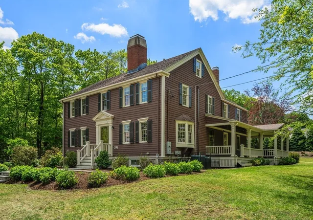 3rd image of 391 Dedham St, Newton, MA 02459 | MLS# 73524828