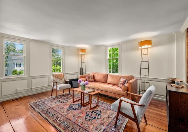 5th image of 391 Dedham St, Newton, MA 02459 | MLS# 73524828