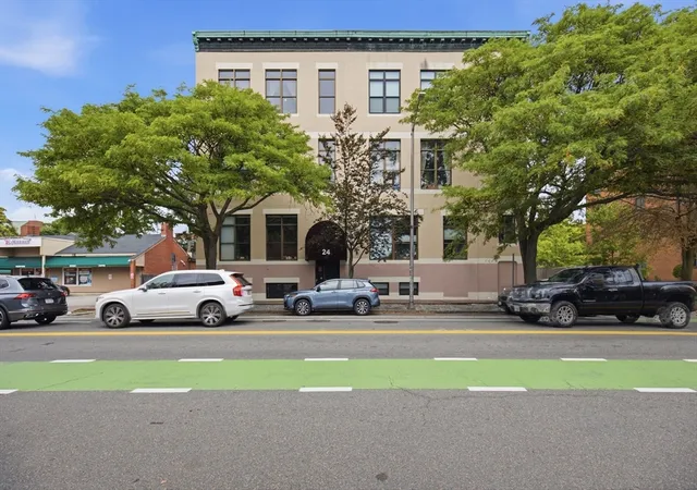 2nd image of 24 Norman St, Salem, MA 01970