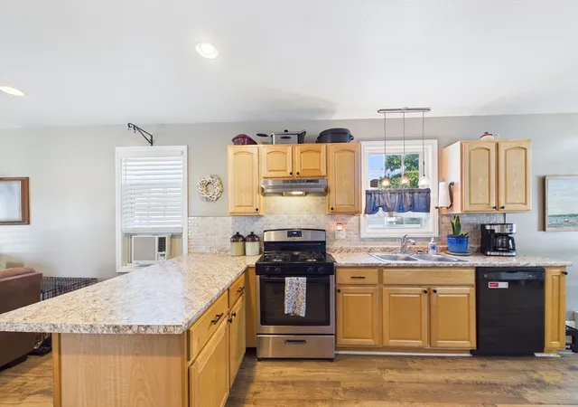 5th image of 26 Briercliffe Rd, Fairhaven, MA 02719 | MLS# 73537032