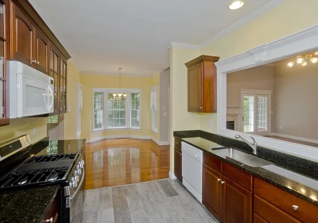 2nd image of 15 Avalon Pl, Feeding Hills, MA 01030 | MLS# 73553204