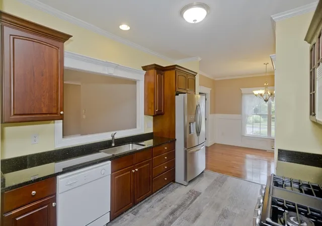 3rd image of 15 Avalon Pl, Feeding Hills, MA 01030 | MLS# 73553204