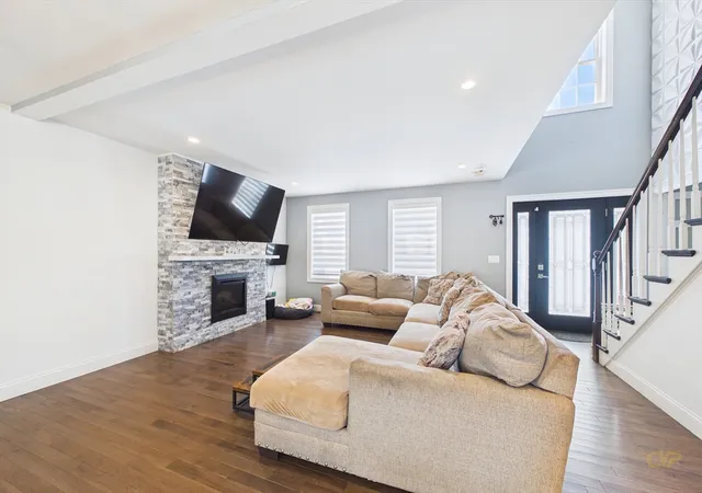 4th image of 65 Armsby St, New Bedford, MA 02745 | MLS# 73561244
