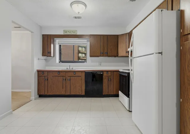 4th image of 1002 Paradise Rd #1C, Swampscott, MA 01907 | MLS# 73558961