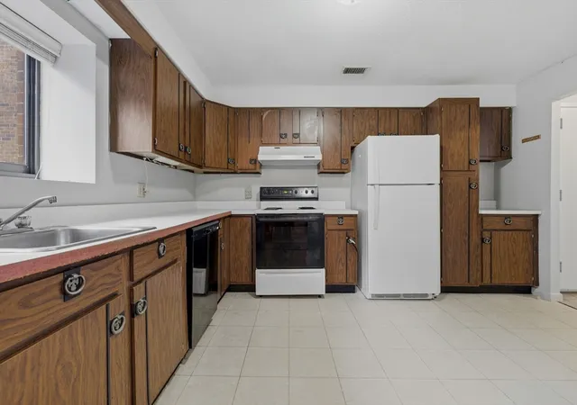 5th image of 1002 Paradise Rd #1C, Swampscott, MA 01907 | MLS# 73558961
