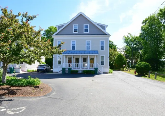 2nd image of 3 Honora Ct #3, Buzzards Bay, MA 02532 | MLS# 73537890