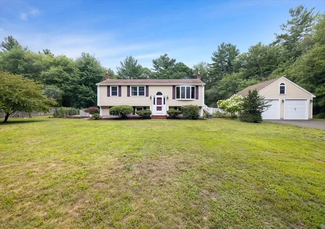 1st image of 109 Birch St, Pembroke, MA 02359 | MLS# 73557282