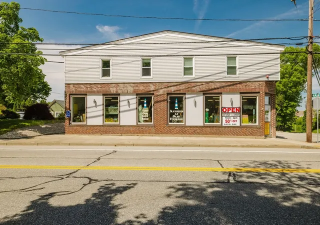 1st image of 1019 Main Rd, Tiverton, RI 02878 | MLS# 73547978