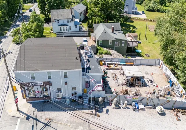30th image of 1019 Main Rd, Tiverton, RI 02878 | MLS# 73547978