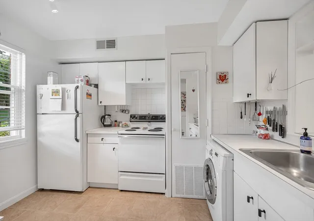 Homes for sale in Framingham, MA | 1207 Windsor Dr #1207, Framingham, MA 01701 | MLS# 73528851