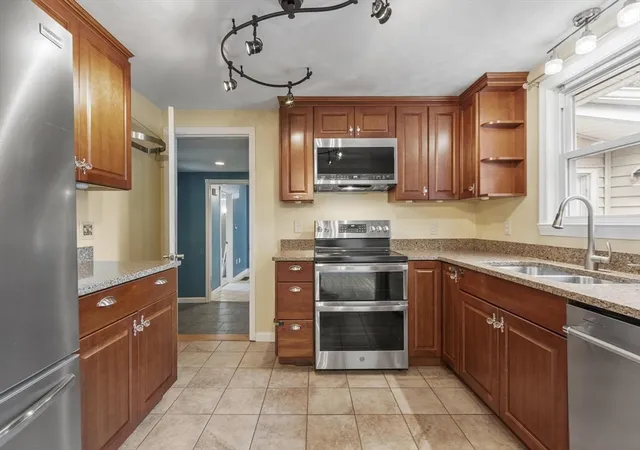 3rd image of 2 Stratton Dr, Hudson, MA 01749 | MLS# 73557025