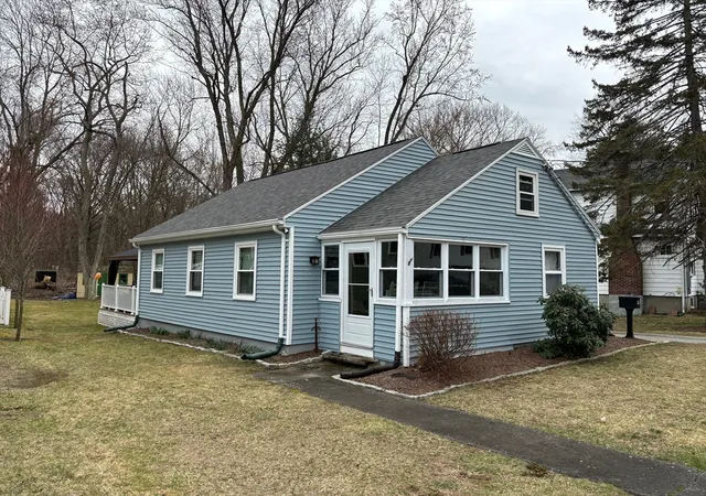 Homes for sale in Reading, MA | 20 Pinevale Ave, Reading, MA 01867 | MLS# 73520729