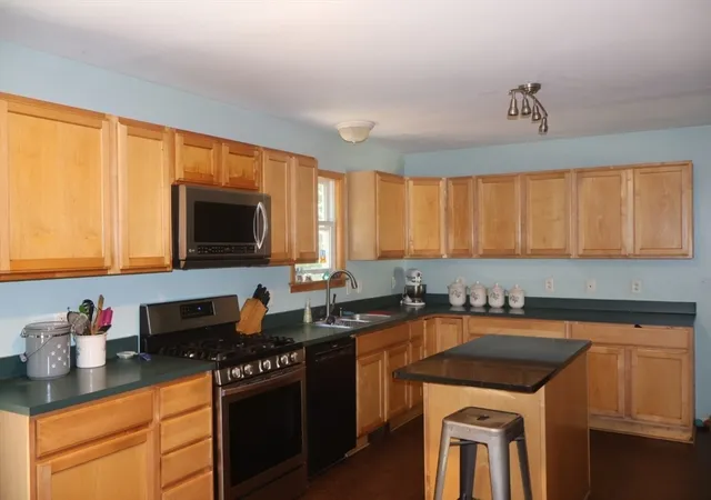 3rd image of 58 Brian Cir, Northbridge, MA 01534 | MLS# 73553287