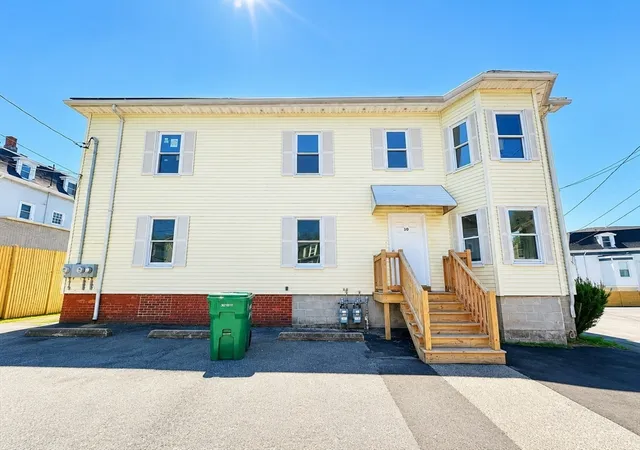 2nd image of 10 Valley Ave, Lynn, MA 01902 | MLS# 73556619